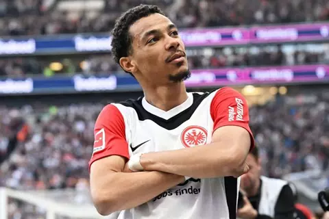 بعد رفض عرض نيوكاسل.. ليفربول يجدد المحاولة لضم إيكيتيكي